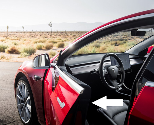 Tesla Auto Presenting Doors