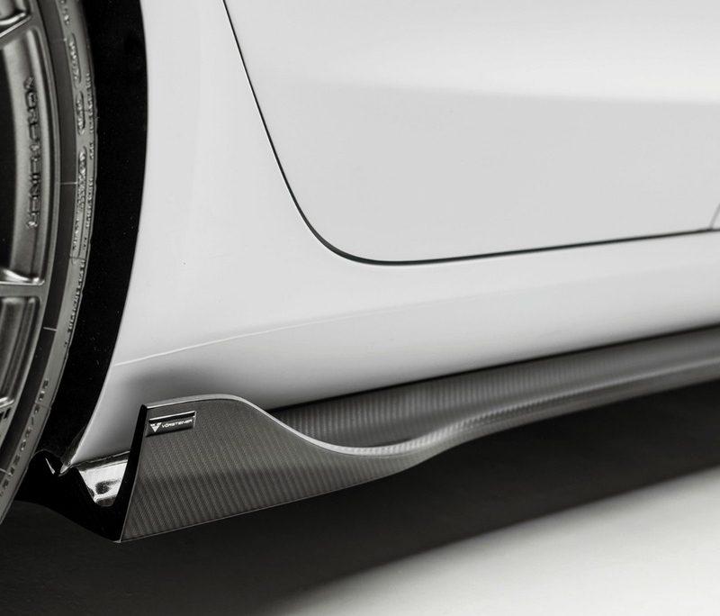 Tesla Model 3 carbon fiber side skirts5 Tesla Model 3 carbon fiber side skirts5