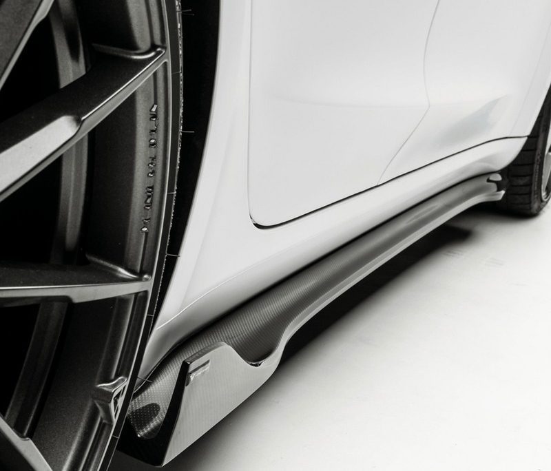 Tesla Model 3 carbon fiber side skirts8 Tesla Model 3 carbon fiber side skirts8