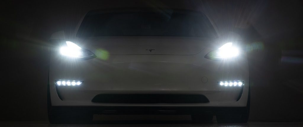 fullfront 1024xtesla fog light2 fullfront 1024xtesla fog light2
